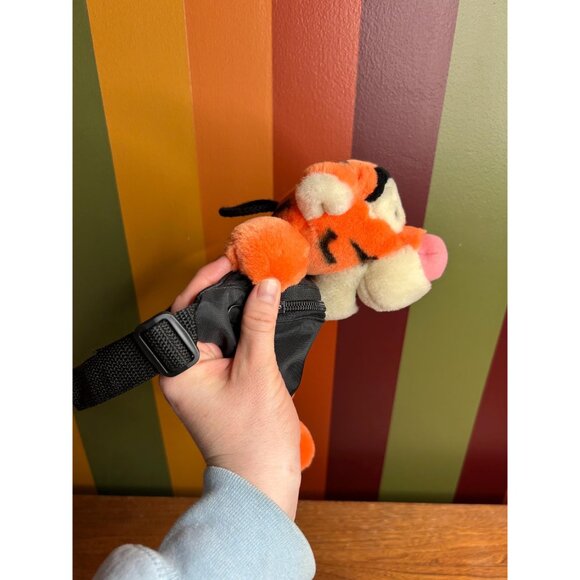 Vintage Winnie the Pooh tigger purse bag Fanny pack parks Walt Disney small size - Picture 3 of 6